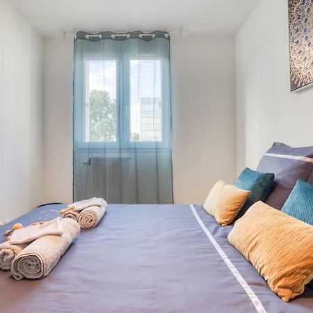 L'Elysee - Easy Check-In - Arrivee Autonome - Place Parking Privative - T2 Surequipe - Wifi - Netflix Apartment Courcouronnes Luaran gambar