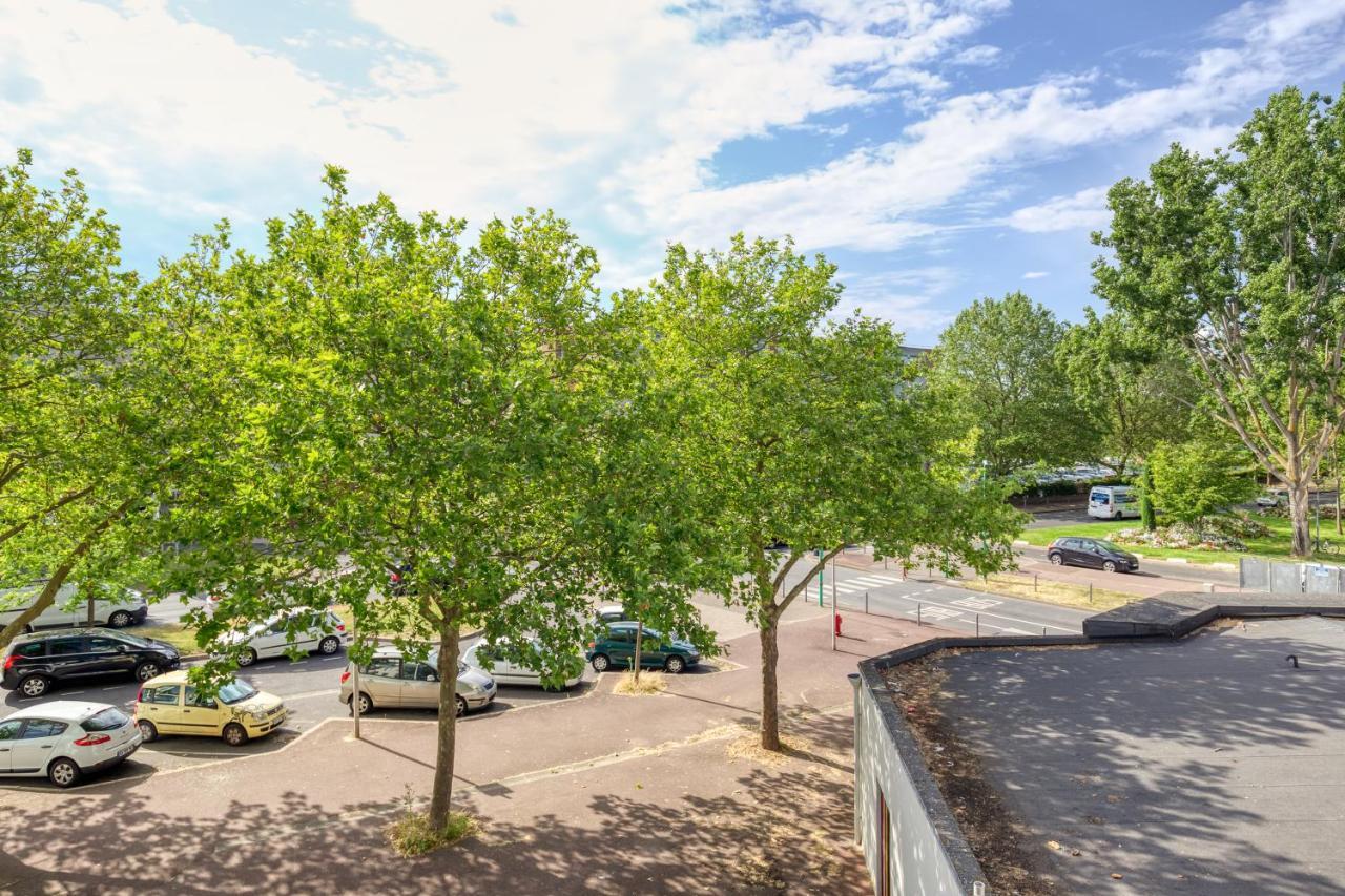 L'Elysee - Easy Check-In - Arrivee Autonome - Place Parking Privative - T2 Surequipe - Wifi - Netflix Apartment Courcouronnes Luaran gambar